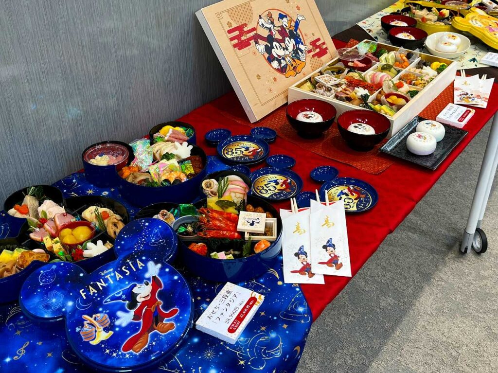 ベルメゾン キャラクターおせち2026展示会｜試食用おせち料理の盛り付け